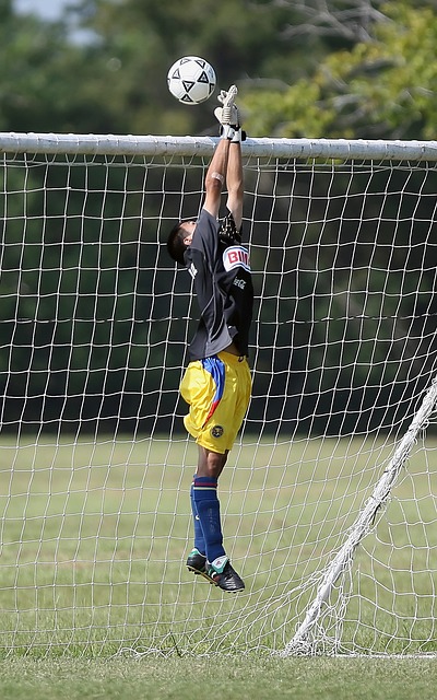 利物浦簽約15歲門將米希丘爾四年合同.